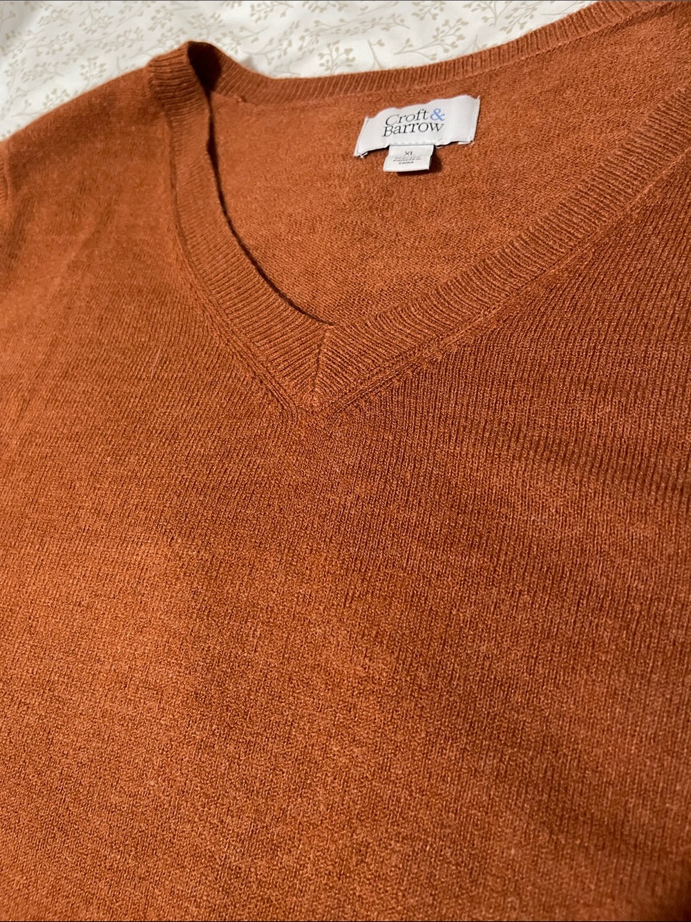 Women’s croft & barrow V-Neck Sweater — Rust Orange New without tags